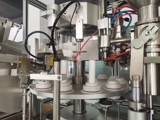 Macchina di rifornimento di sigillatura della metropolitana completamente automatica a basso rumore per alimento 30pcs farmaceutico/min