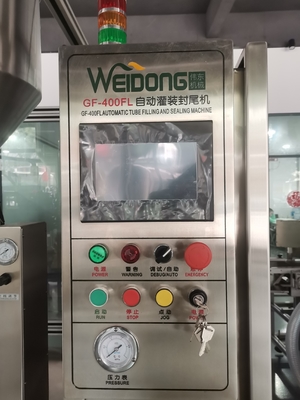 Macchina automatica di riempimento e sigillamento di tubi da 200 kg con pressione d'aria da 0,4 a 0,6 MPa Fornitura di energia 220V 50Hz