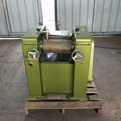 SUS304L macchina efficiente asciutta del mulino di tre rotoli dell'impastatrice della polvere di 1000 kg/h