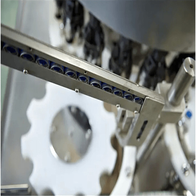 Trattamento di coperchiamento completamente automatico completo di sigillamento del macchinario di Juice Filling Machine della frutta fresca