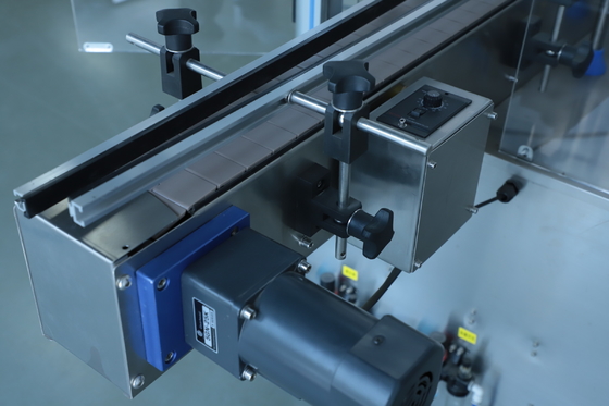 Controllo liquido cosmetico ad alta velocità dello SpA della macchina di rifornimento 2.2KW