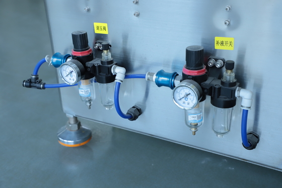 Controllo liquido cosmetico ad alta velocità dello SpA della macchina di rifornimento 2.2KW